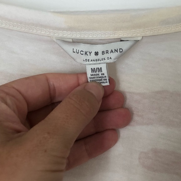 Lucky Brand. White camo t-shirt. Medium - Picture 4 of 9